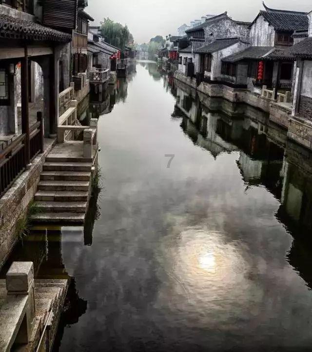 重庆港澳政协委员向均羚：丰富渝港交流 加强爱国主义教育
